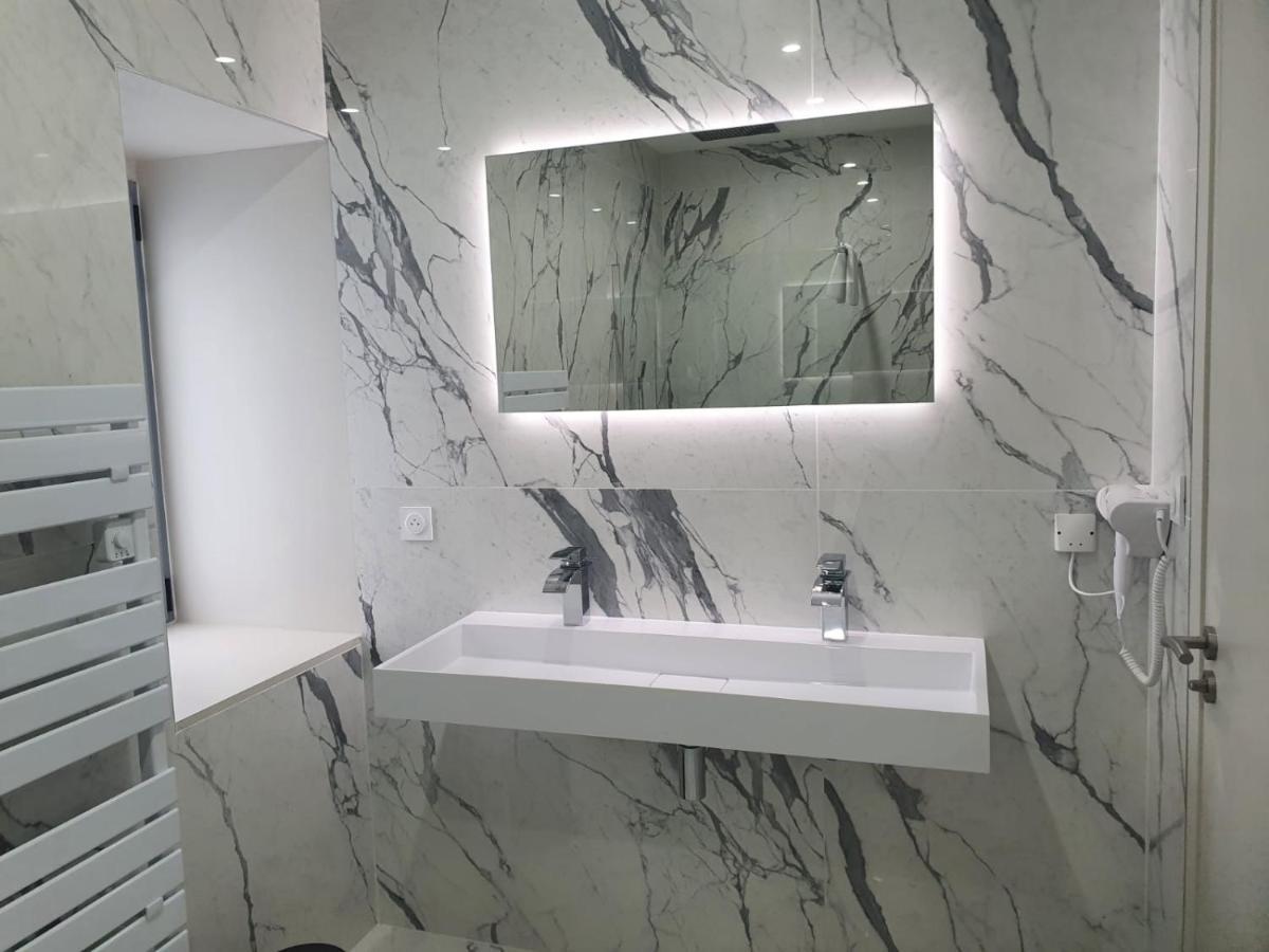 Legend Majestic - 3 Chambres - Parking Prive Gratuit - Centre Ville - Quai De Saone - Gare - Fibre Macon Exterior photo